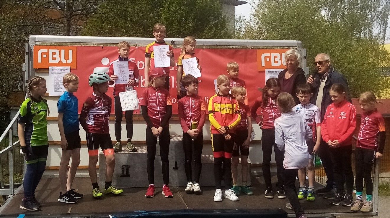 Finsterwalde Anfaengerennen mit vielen Podiumsplatzierungen unserer Sportler 1