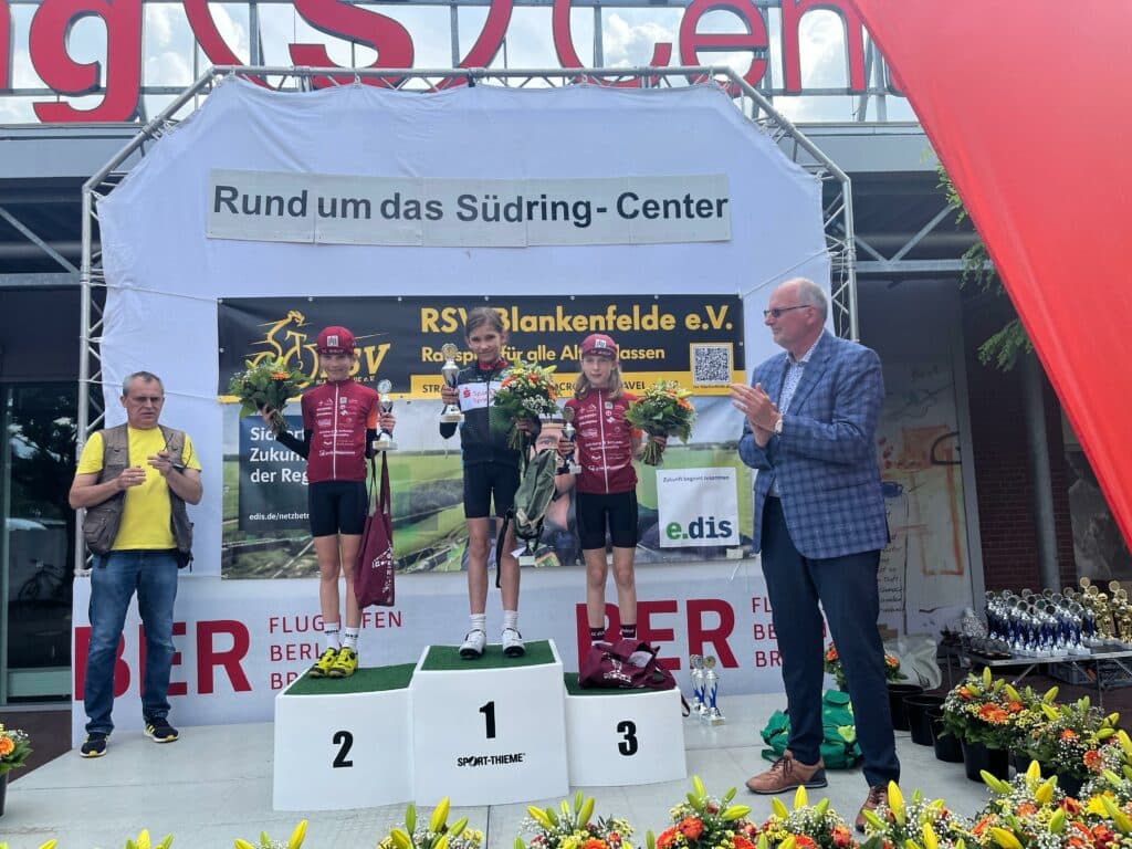 Rangsdorf U11w 2 Platz Fiona Schmidmaier 3 Platz Romy Hoppe