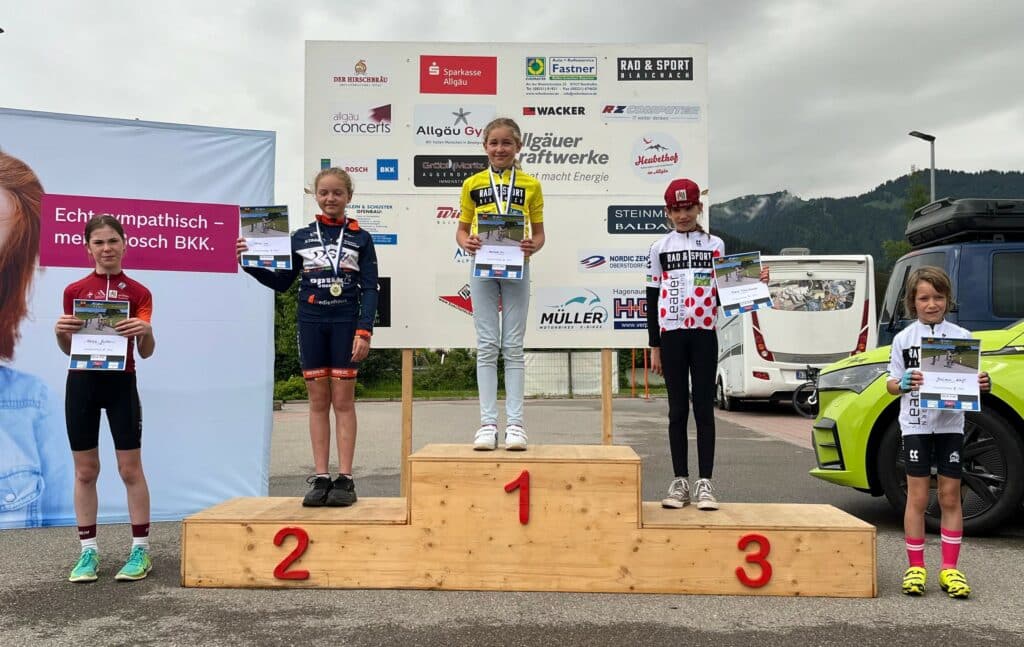 Allgäutour U11w Gesamtwertung 3 Platz Fiona Schmidmaier 4 Platz Kaja Gellner