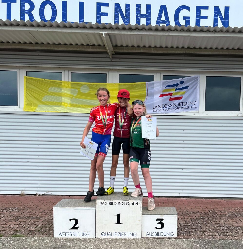 Neubrandenburg U11w Rundstreckenrennen 1 Platz Fiona Schmidmaier