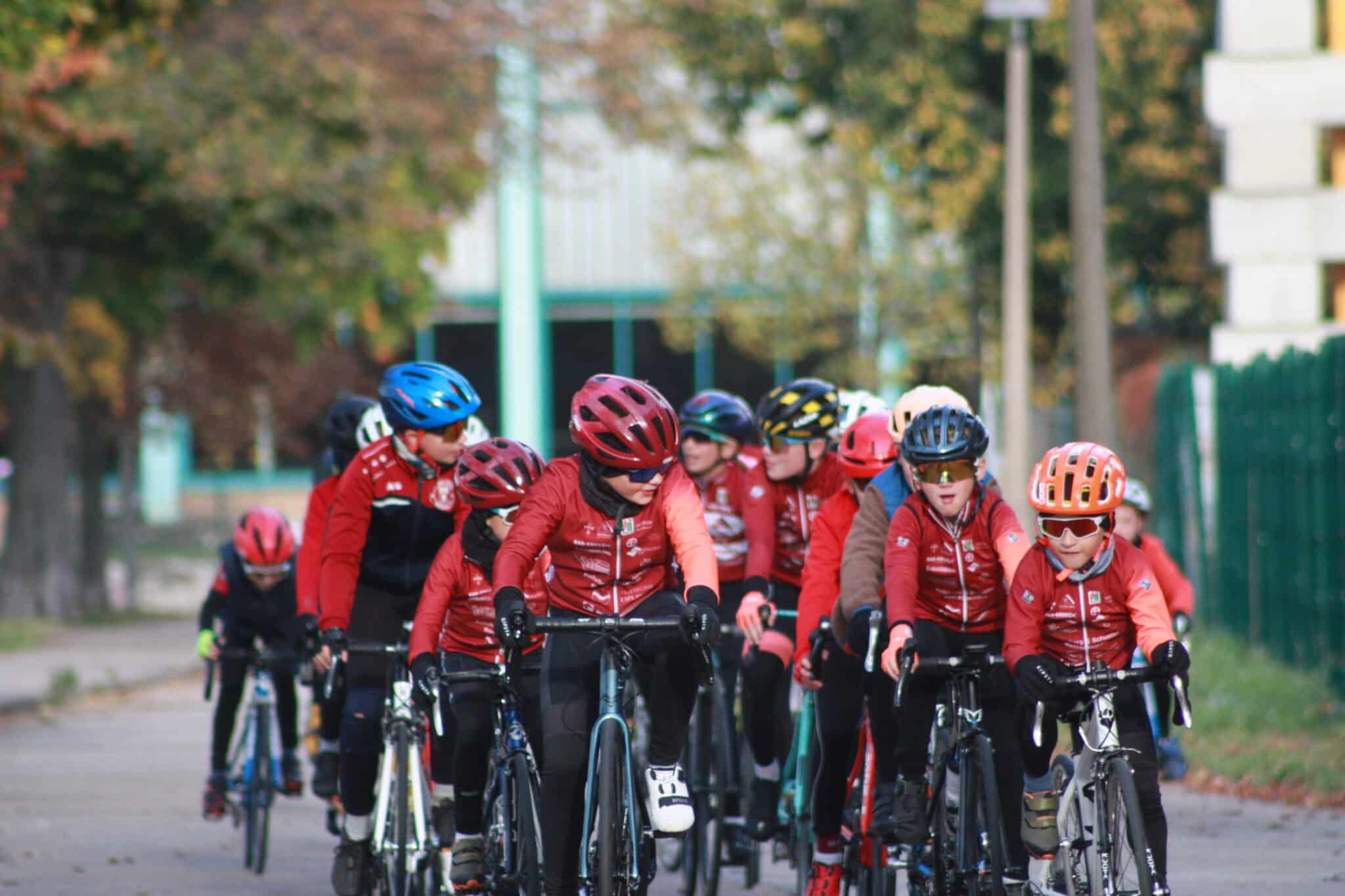 Herbst Omnium U9 und U11 beim Warmfahren