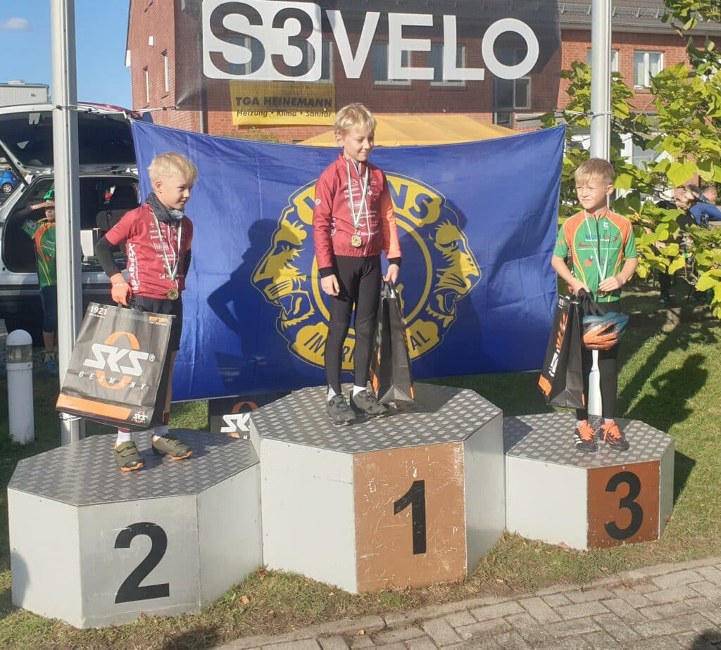 Strausberg1 U9 Anfänger 1 Platz Pepe Reinhardt 2 Platz Felix Wessel