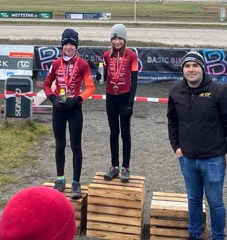 Karlshorst Cross LVM U13w 1 Platz Fiona Schmidmaier 2 Platz Kaja Gellner