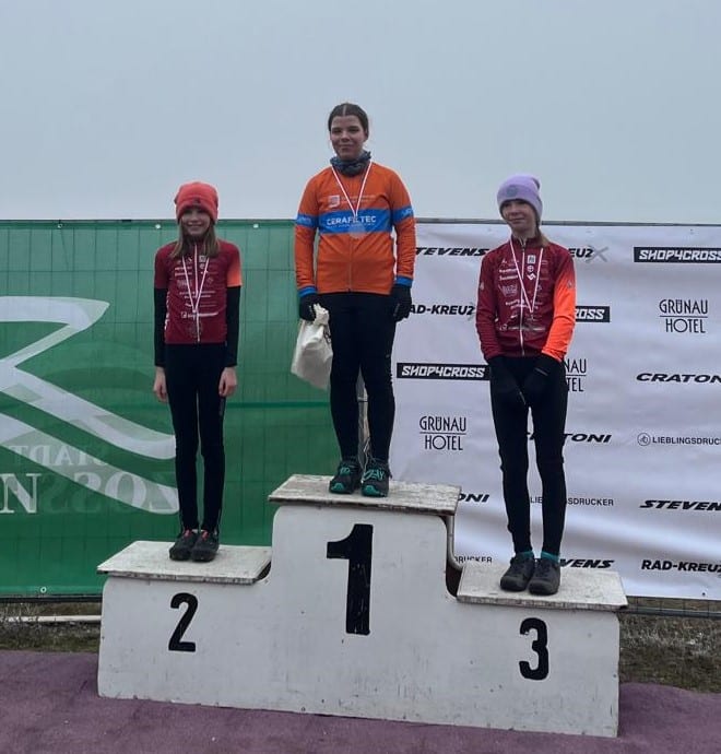 Zossen U13w 2 Platz Fiona Schmidmaier 3 Platz Kaja Gellner